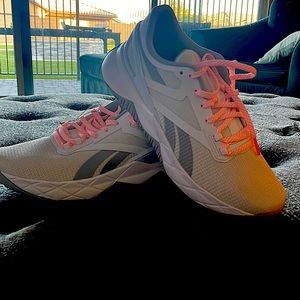 Women’s tennis shoe - Reebok Nanoflex (Size 9 - USA)